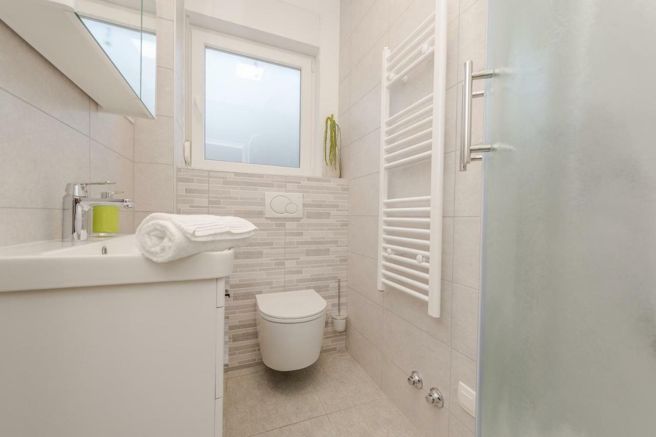 Villa Amfora - First Row By The Sea Bibinje Esterno foto