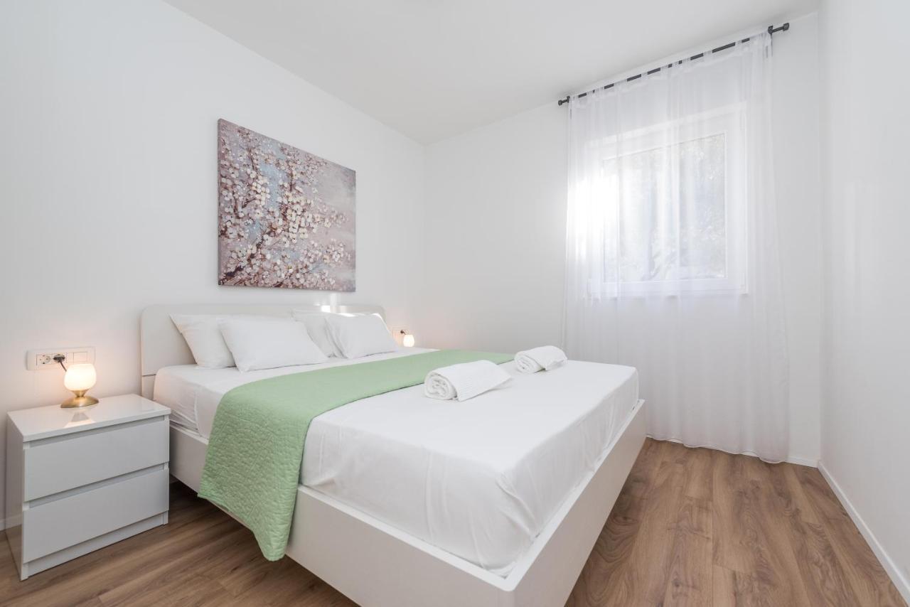 Villa Amfora - First Row By The Sea Bibinje Esterno foto