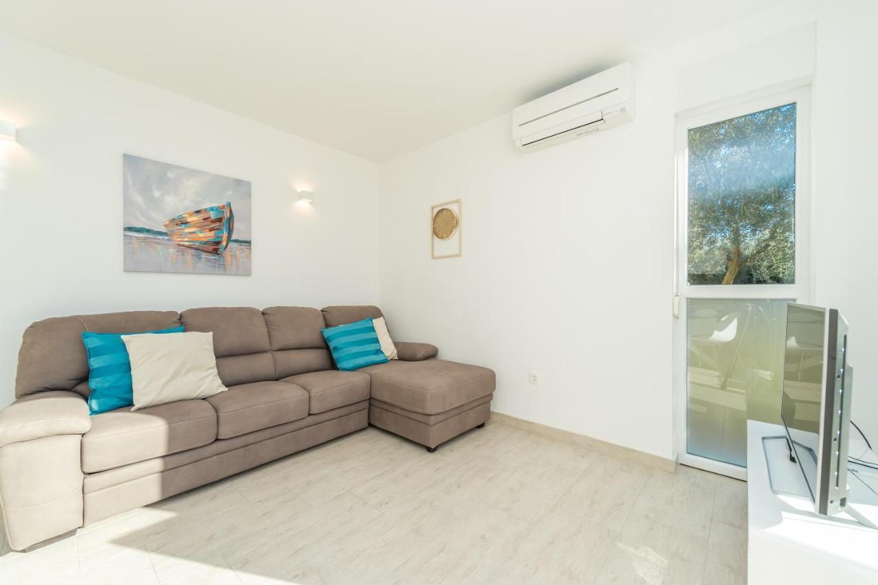 Villa Amfora - First Row By The Sea Bibinje Esterno foto